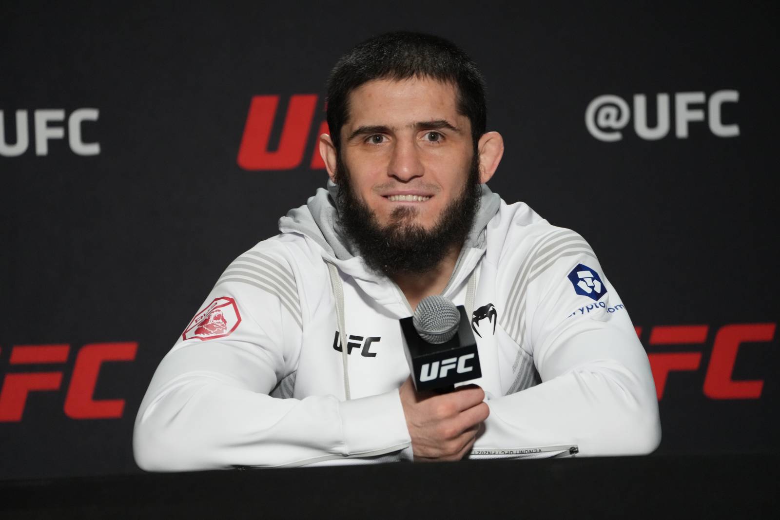 Малыхин &mdash; о Махачеве: В ближайшие годы он станет двойным чемпионом UFC