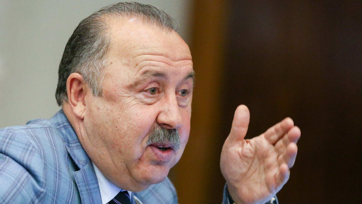 Газзаев рассказал о своём отношении к тому, что Карпин продолжит тренировать сборную России