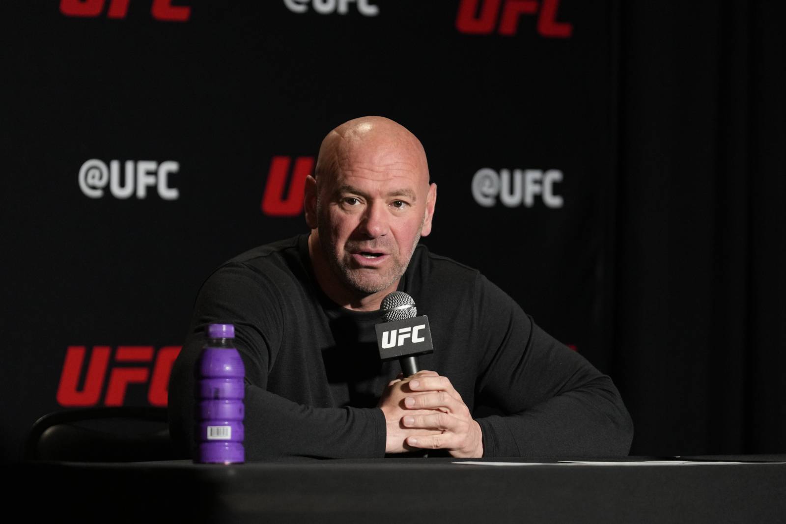 Глава UFC Уайт оценил российского бойца, который заменил Чимаева
